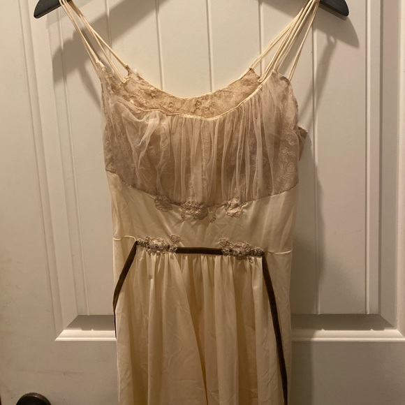 Vintage Vanity Fair Lingerie Dress - Picture 2 of 16